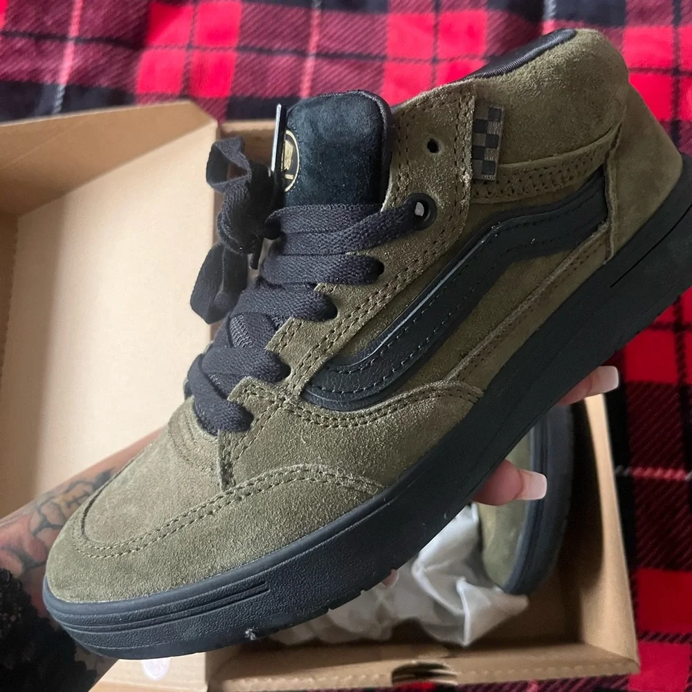 Vans Zhaba Mid Beatrice Collab - Picture 1 of 3